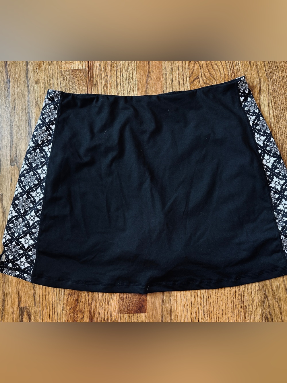 Black Women's Athletic Skort with Printed Side Panels